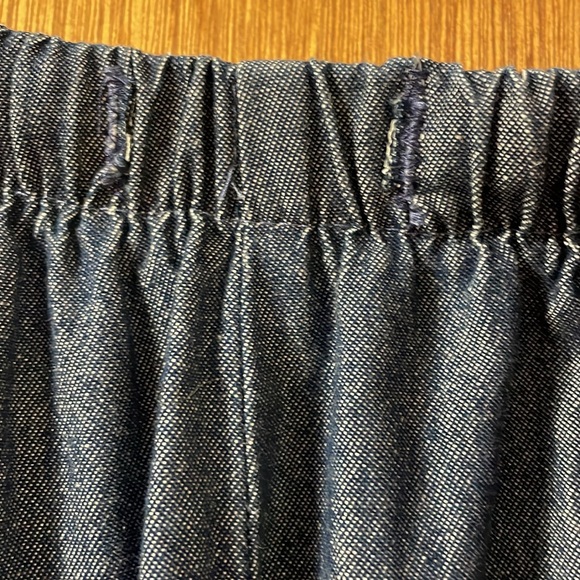 Cute mid weight modified skirt with lace and pockets ! - Picture 3 of 6